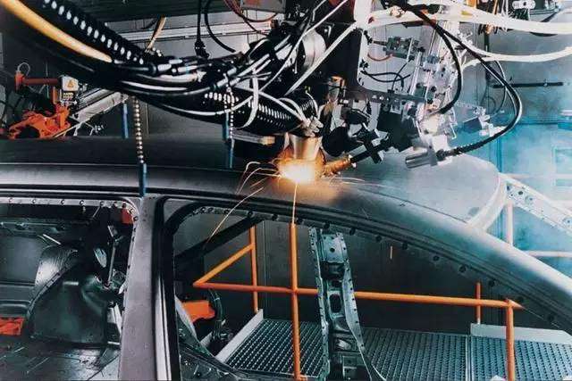钣金加工中的激光焊接到底是什么？-半岛站线体育网-半岛online(中国)